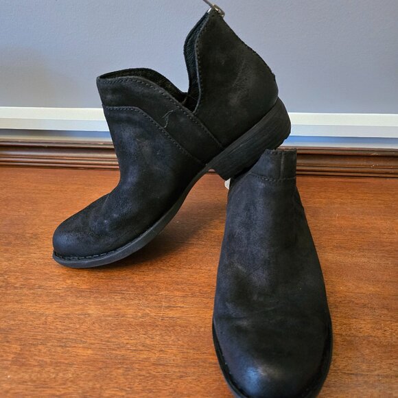 NWT Born Benna Black Suede Bootie - Picture 1 of 5